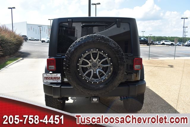 Used 2018 Jeep Wrangler Unlimited Rubicon w/ Connectivity Group AWD/4WD image 8