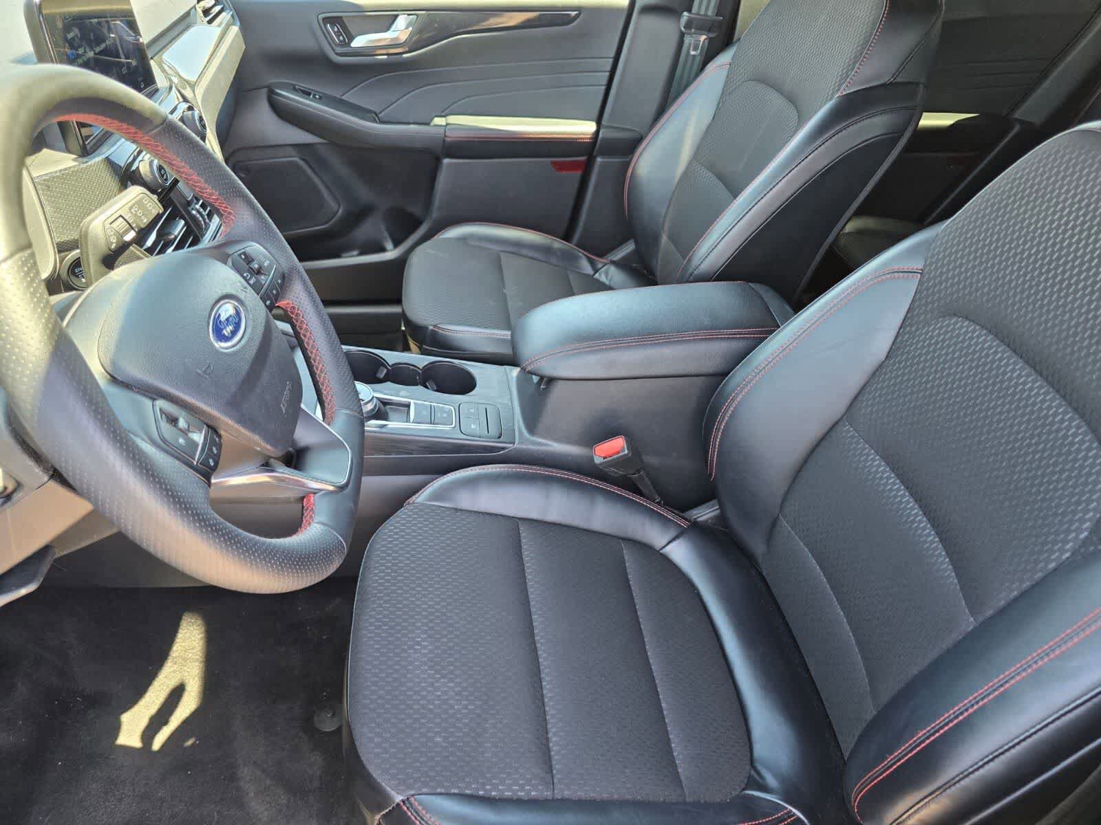 Used 2025 Ford Escape ST-Line FWD image 16