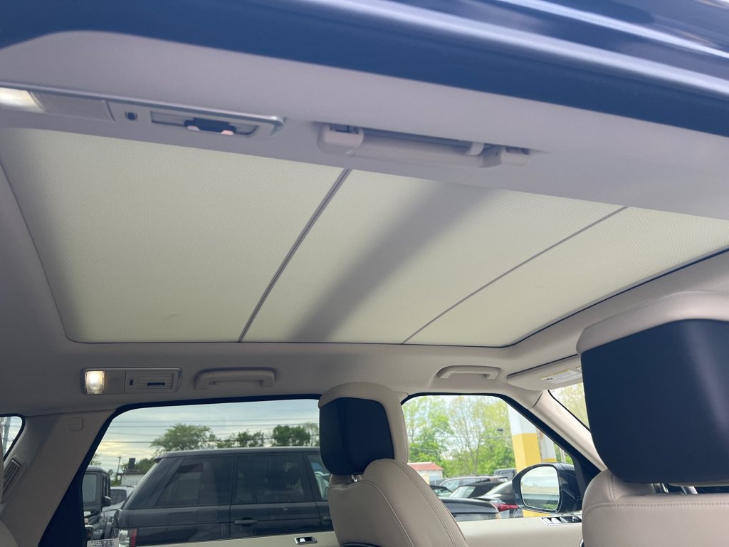 Used 2019 Land Rover Range Rover Sport HSE AWD/4WD image 29
