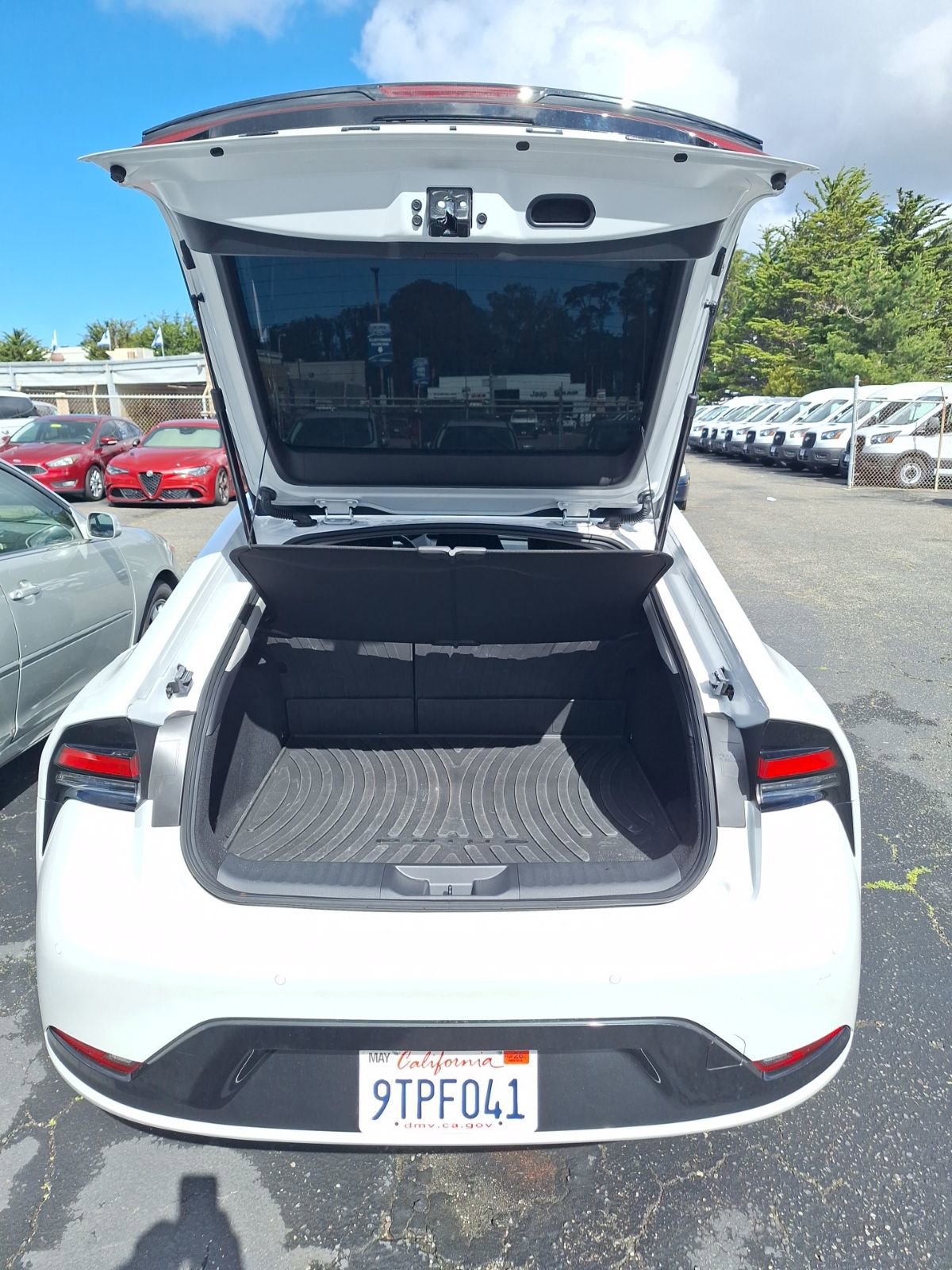 Used 2025 Toyota Prius image 9