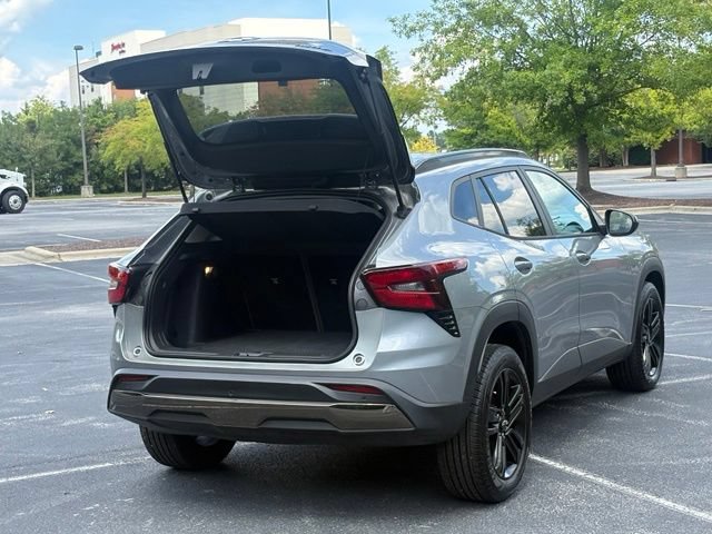 Used 2024 Chevrolet Trax ACTIV w/ Sunroof Package FWD image 18