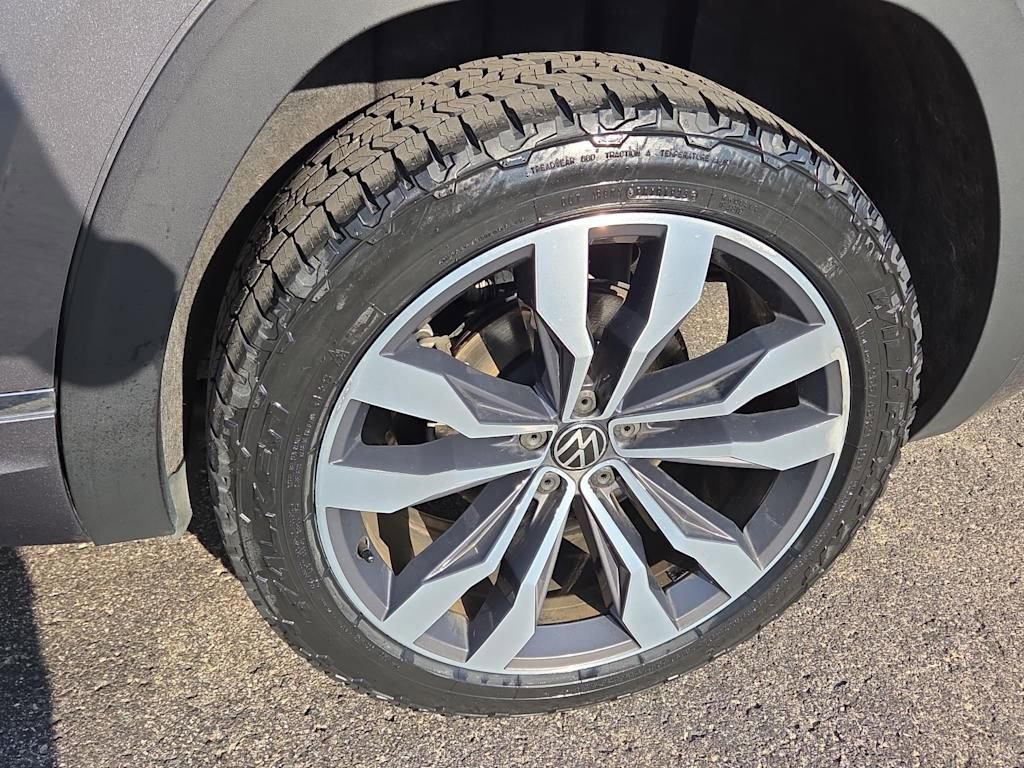 Used 2020 Volkswagen Atlas Cross Sport SEL Premium R-Line image 43