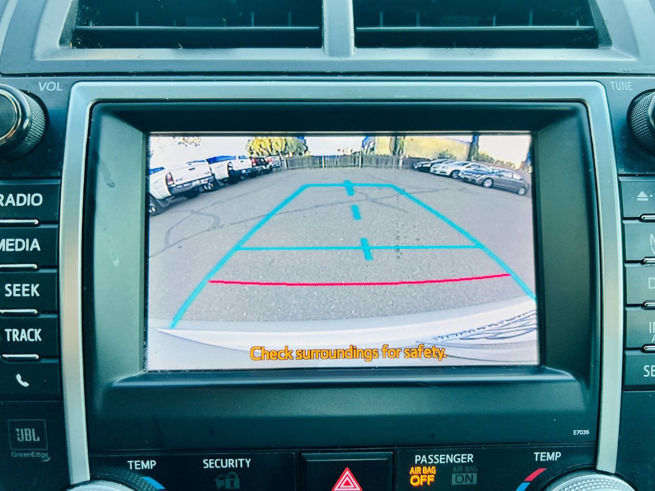 Used 2013 Toyota Camry XLE w/ Leather Pkg image 23