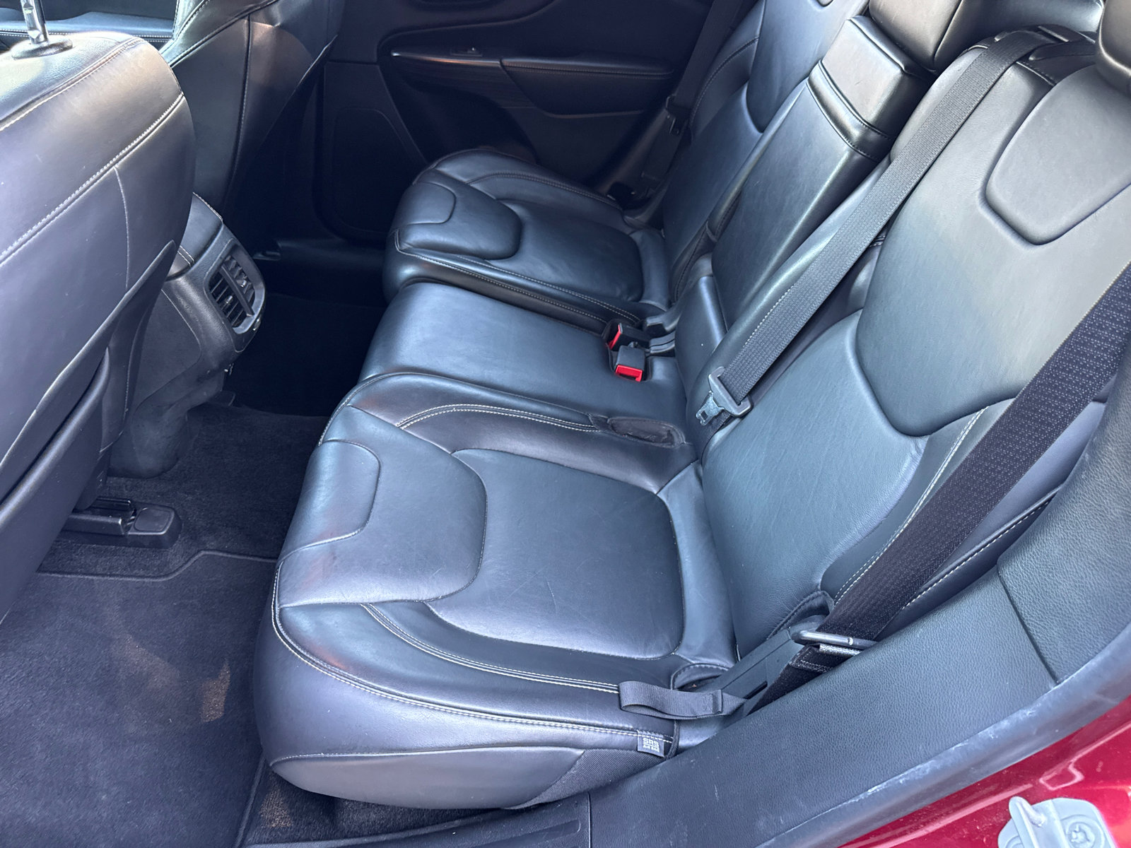 Used 2016 Jeep Cherokee Limited FWD image 22