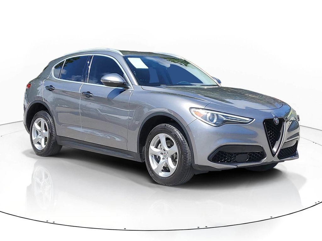 Used 2018 Alfa Romeo Stelvio AWD image 1
