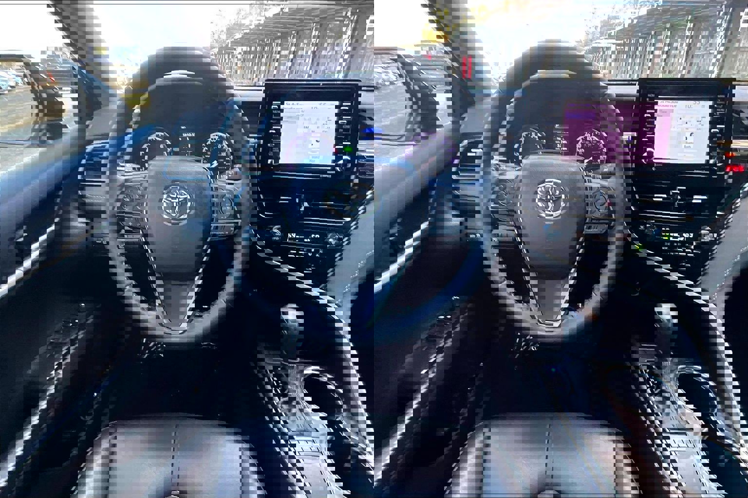 Used 2023 Toyota Camry SE w/ Convenience Package image 5