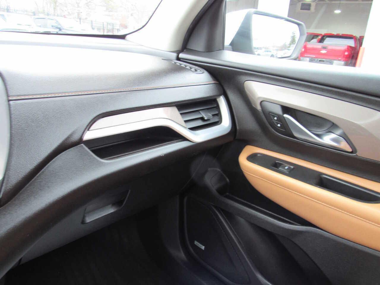 Used 2018 GMC Terrain SLT w/ Preferred Package image 14