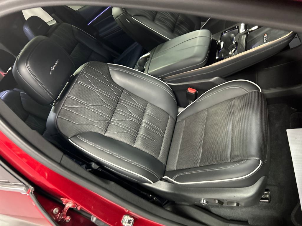 Used 2025 Buick Enclave Avenir w/ Super Cruise Package image 27