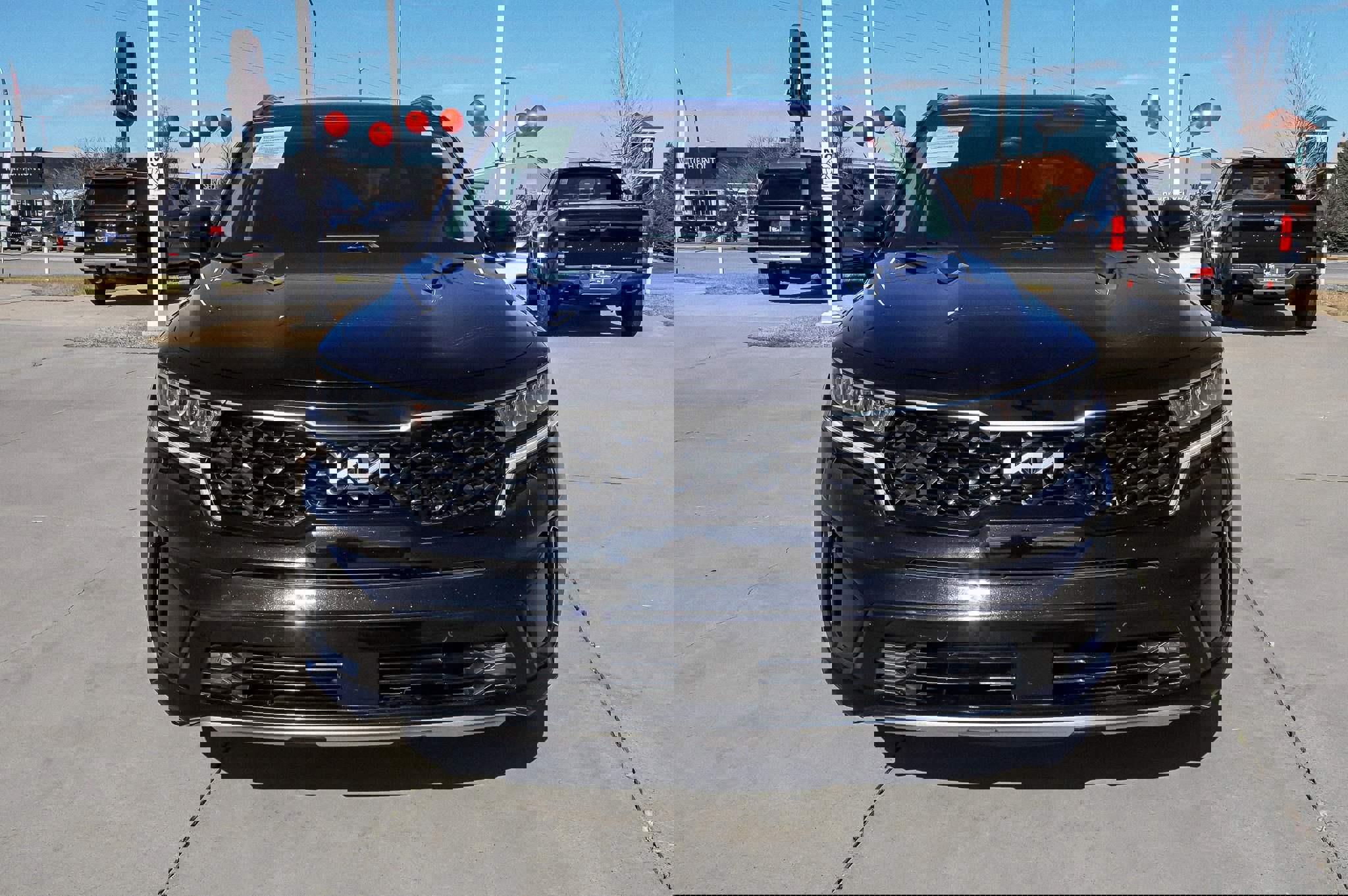 Used 2022 Kia Sorento EX w/ Panoramic Sunroof Package image 3