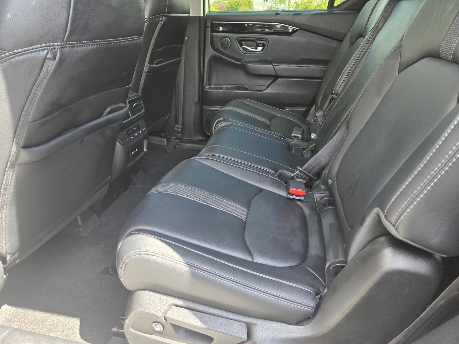 Certified 2025 Honda Pilot Touring image 17