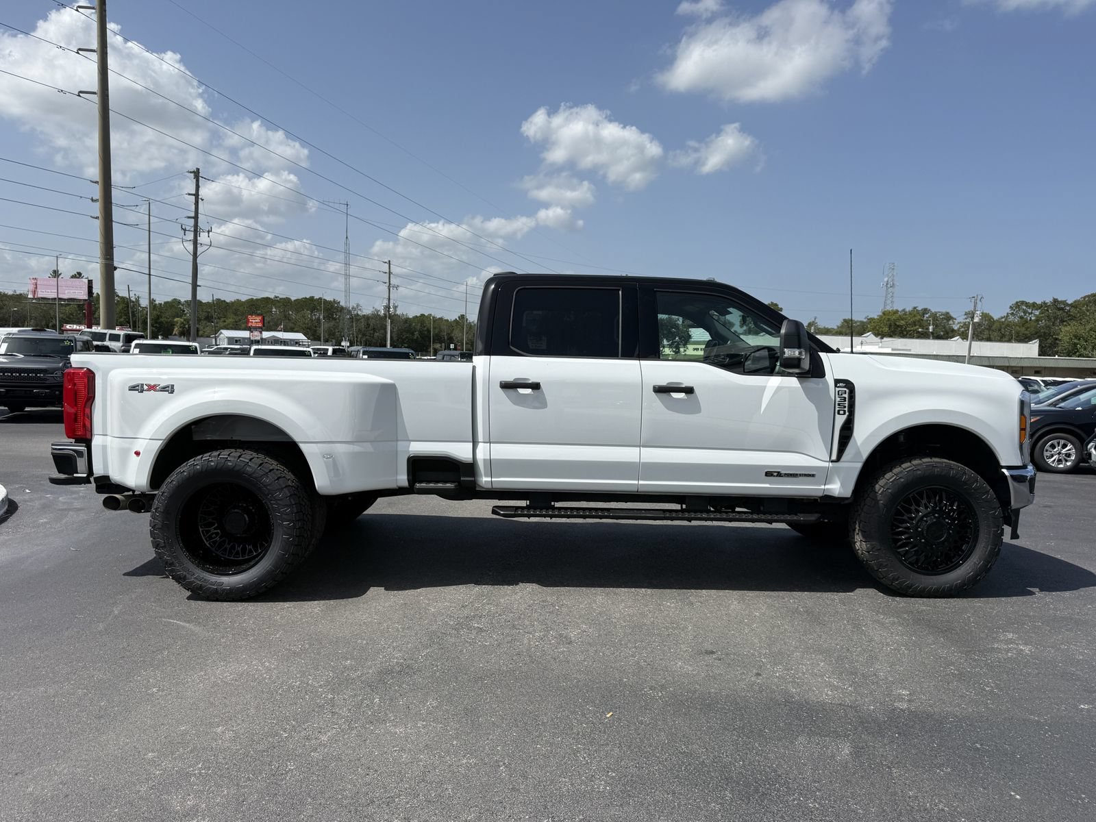 Used 2026 Ford F350 XLT AWD/4WD image 3