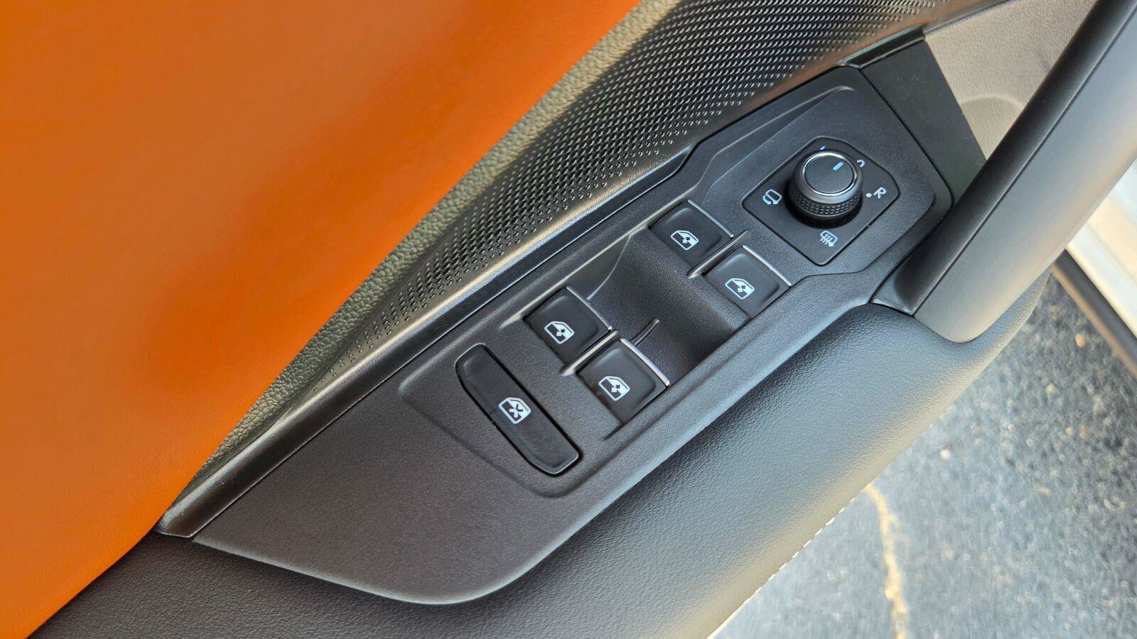 New 2027 Volkswagen Tiguan SEL R-Line AWD/4WD image 17