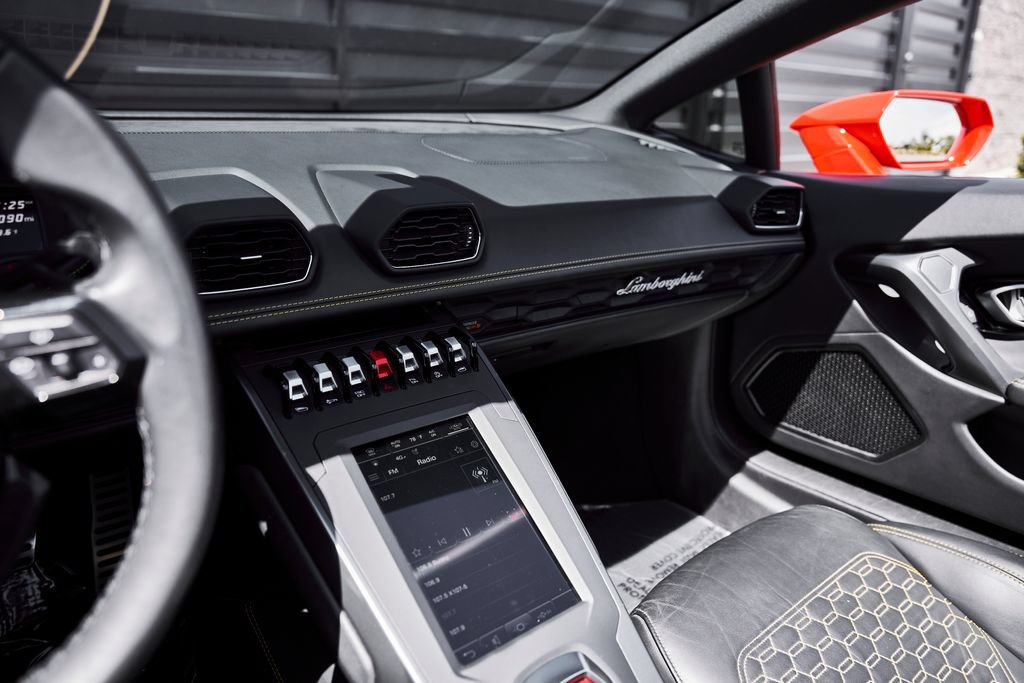 Used 2023 Lamborghini Huracan EVO RWD image 51