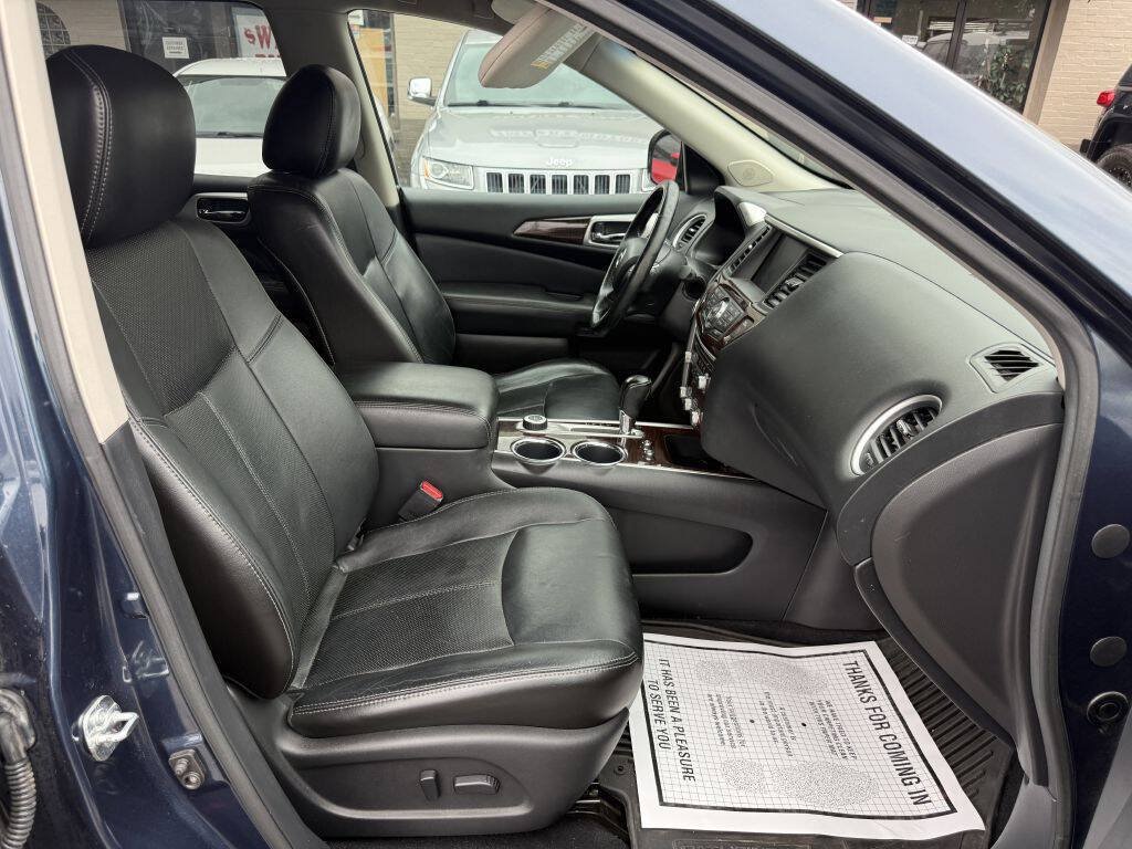 Used 2013 Nissan Pathfinder Platinum AWD/4WD image 21