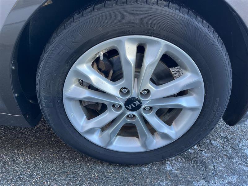 Used 2011 Kia Optima EX w/ Premium Pkg image 9