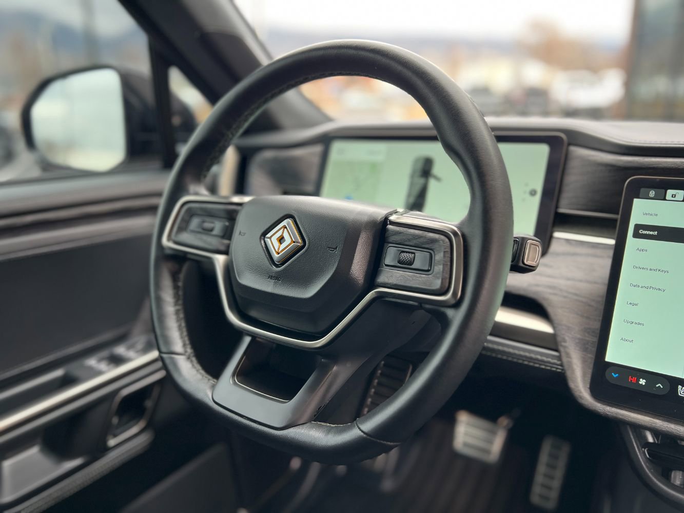 Used 2022 Rivian R1S Launch Edition image 12