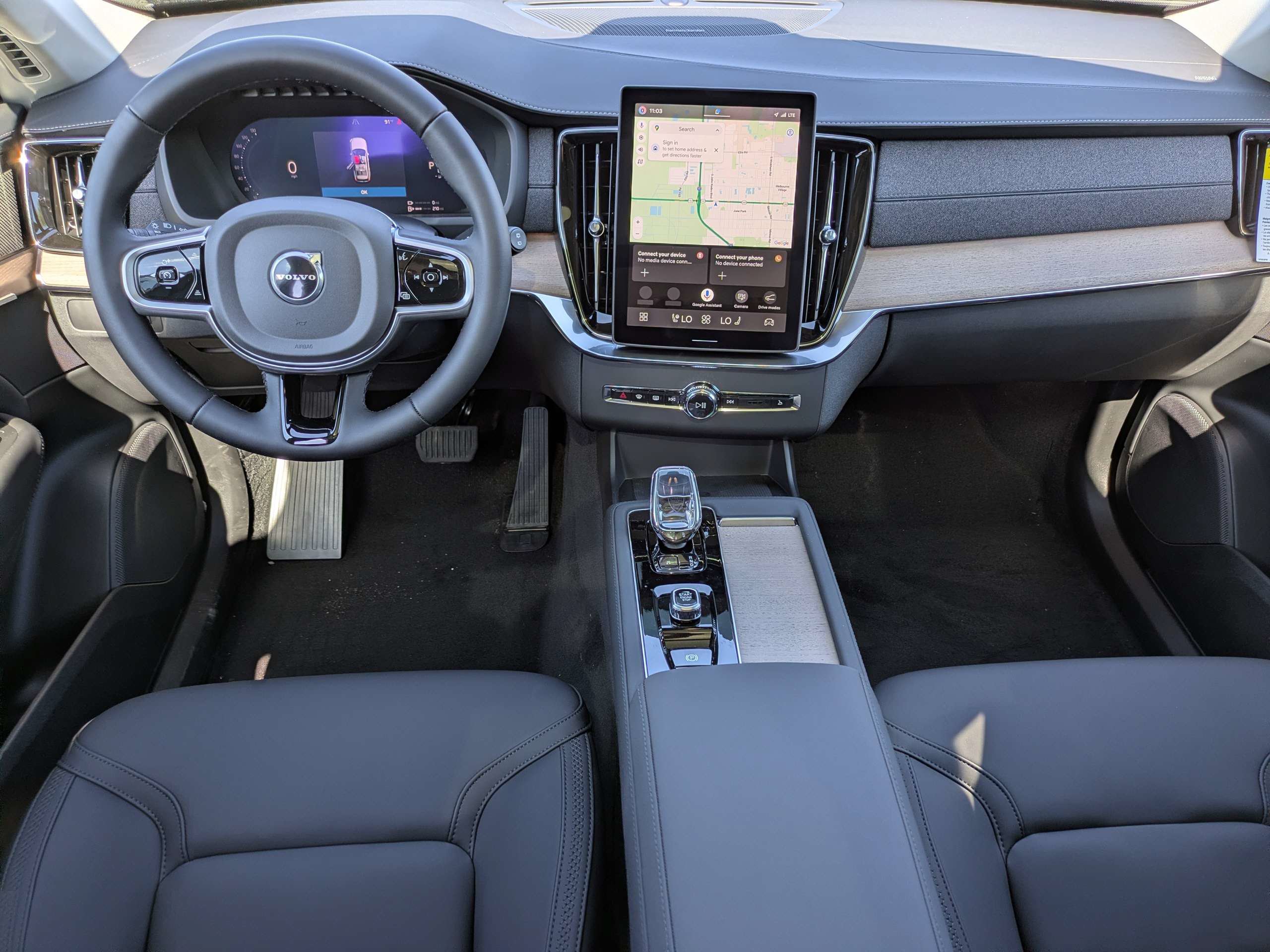 New 2026 Volvo XC90 T8 Plus w/ Protection Package Premier AWD/4WD image 16