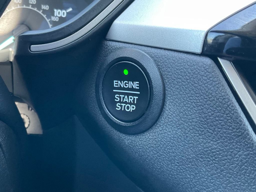 Used 2022 Ford Escape SE w/ SE Sport Appearance Package FWD image 19
