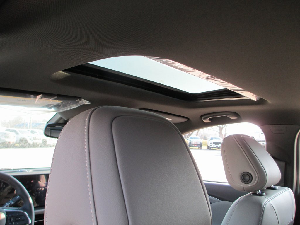 New 2026 Buick Envista Avenir image 13