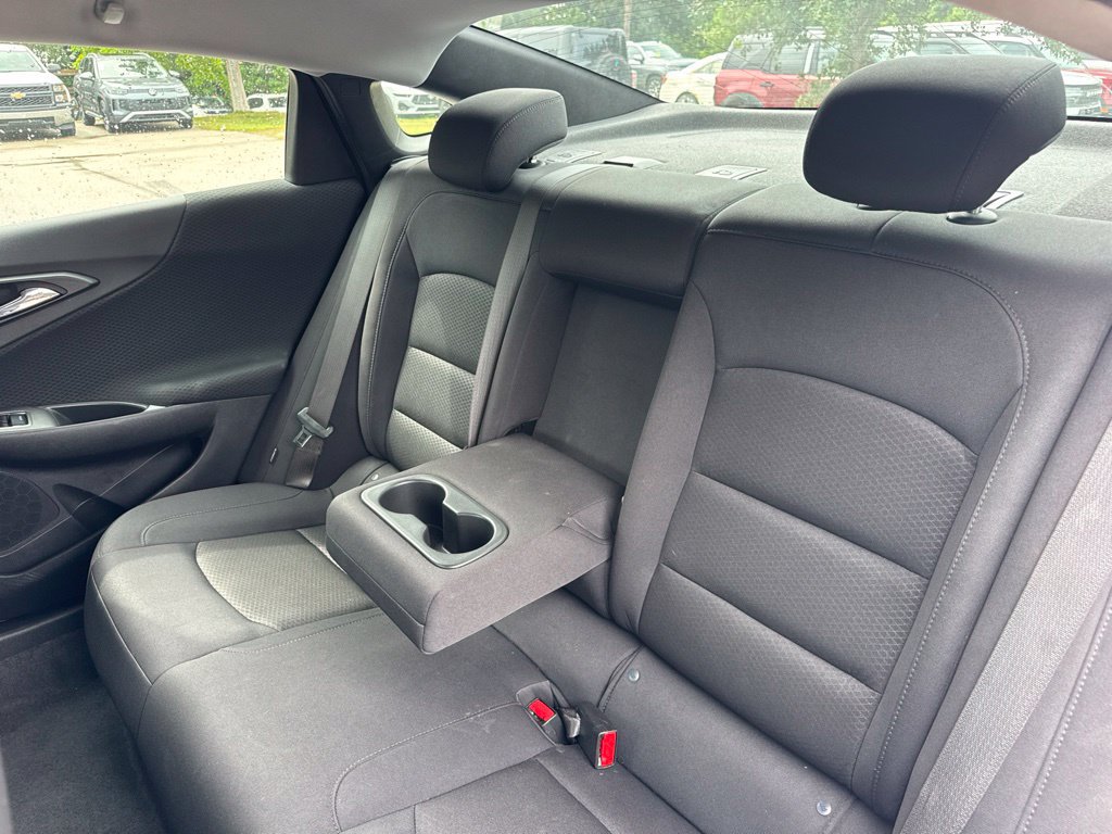 Used 2025 Chevrolet Malibu LT FWD image 11