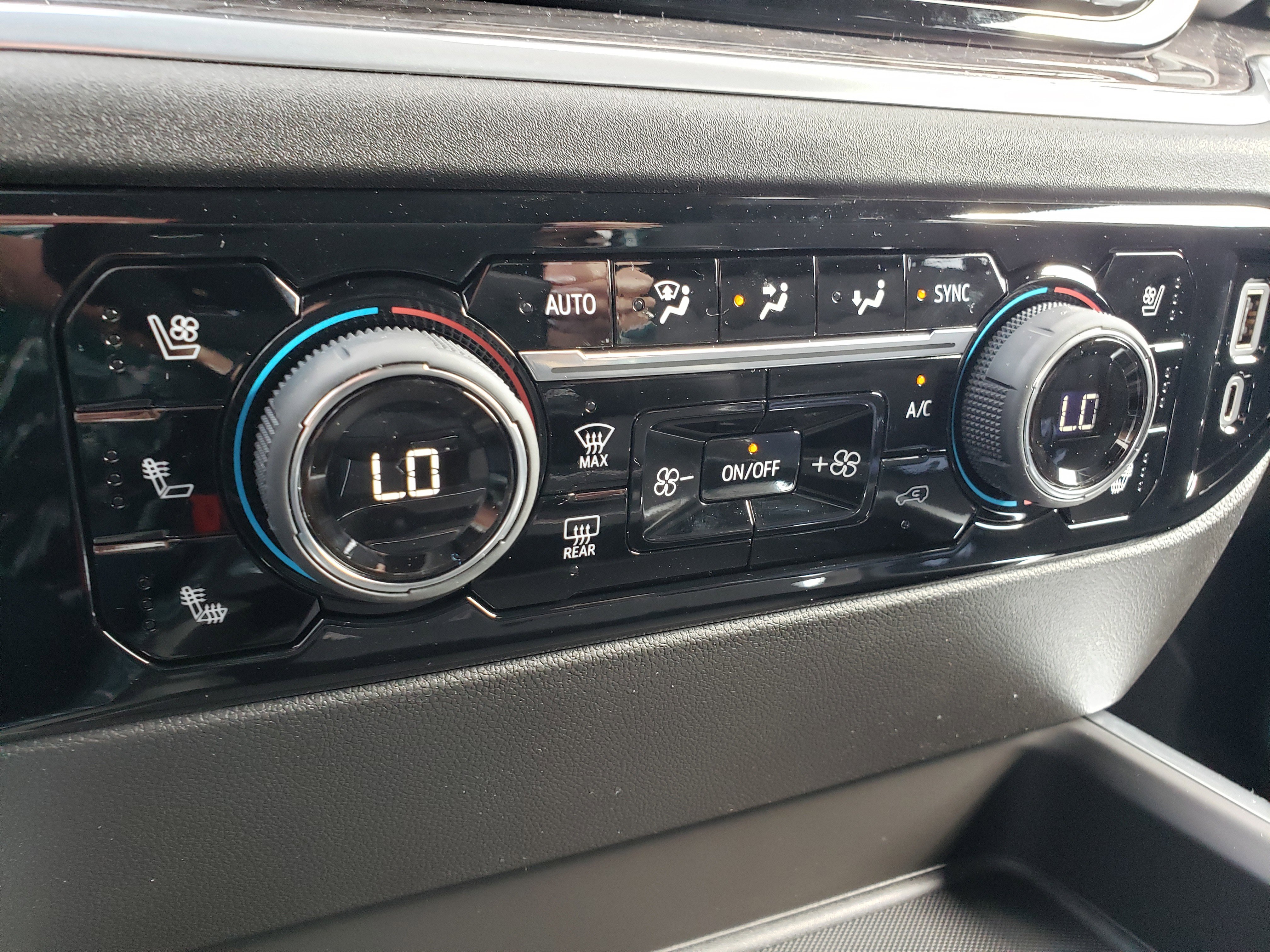 New 2026 Chevrolet Silverado 3500 LTZ w/ LTZ Plus Package image 24