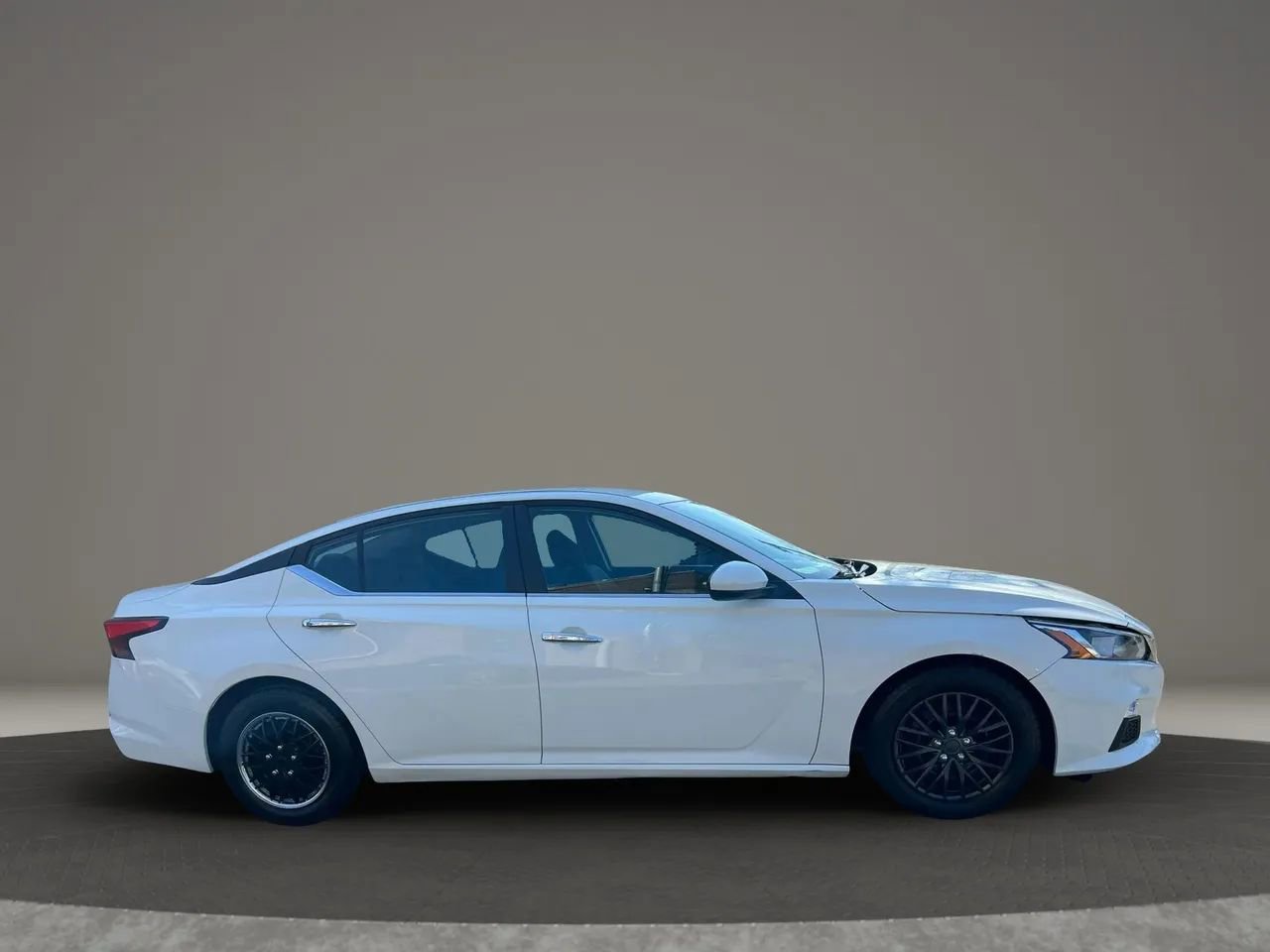Used 2019 Nissan Altima 2.5 S FWD image 4