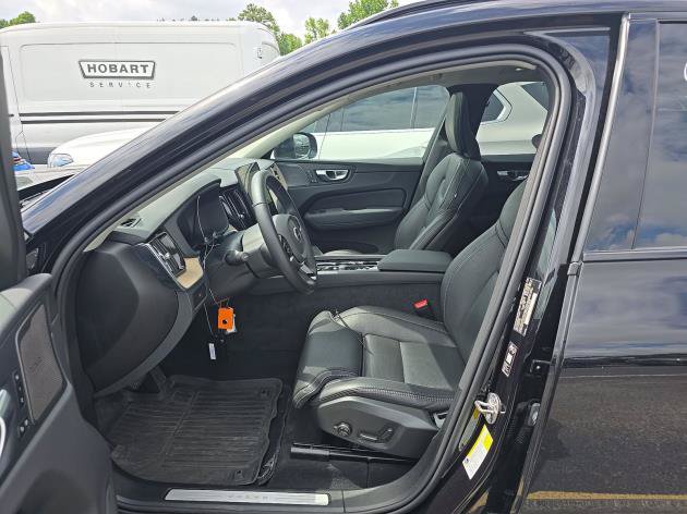 Used 2026 Volvo XC60 B5 Ultra AWD/4WD image 9