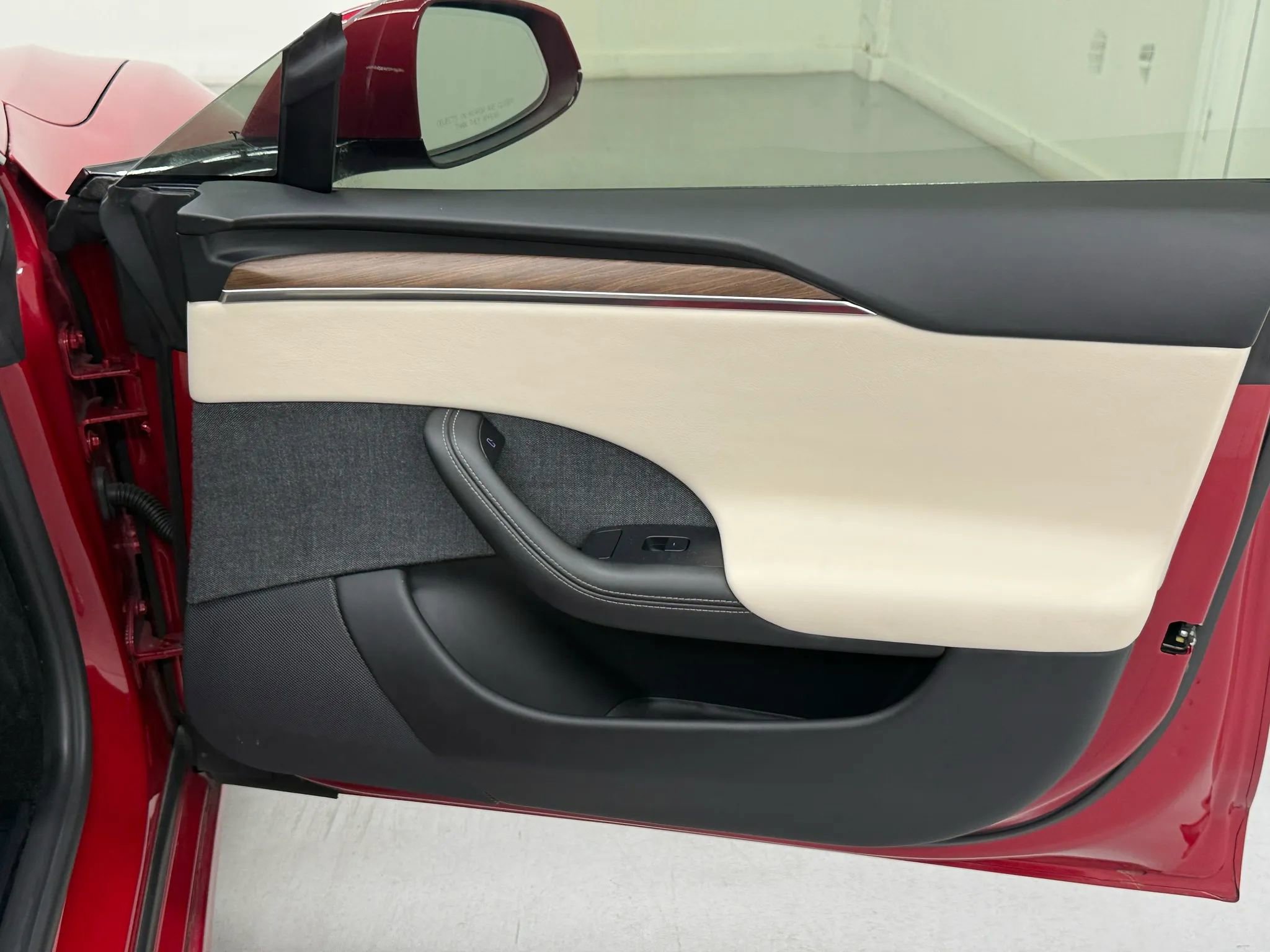 Used 2021 Tesla Model S Plaid image 29