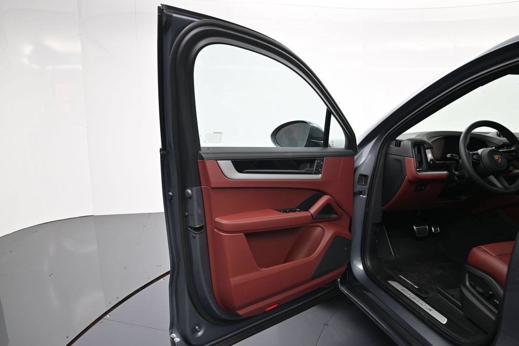 New 2026 Porsche Cayenne S AWD/4WD image 16
