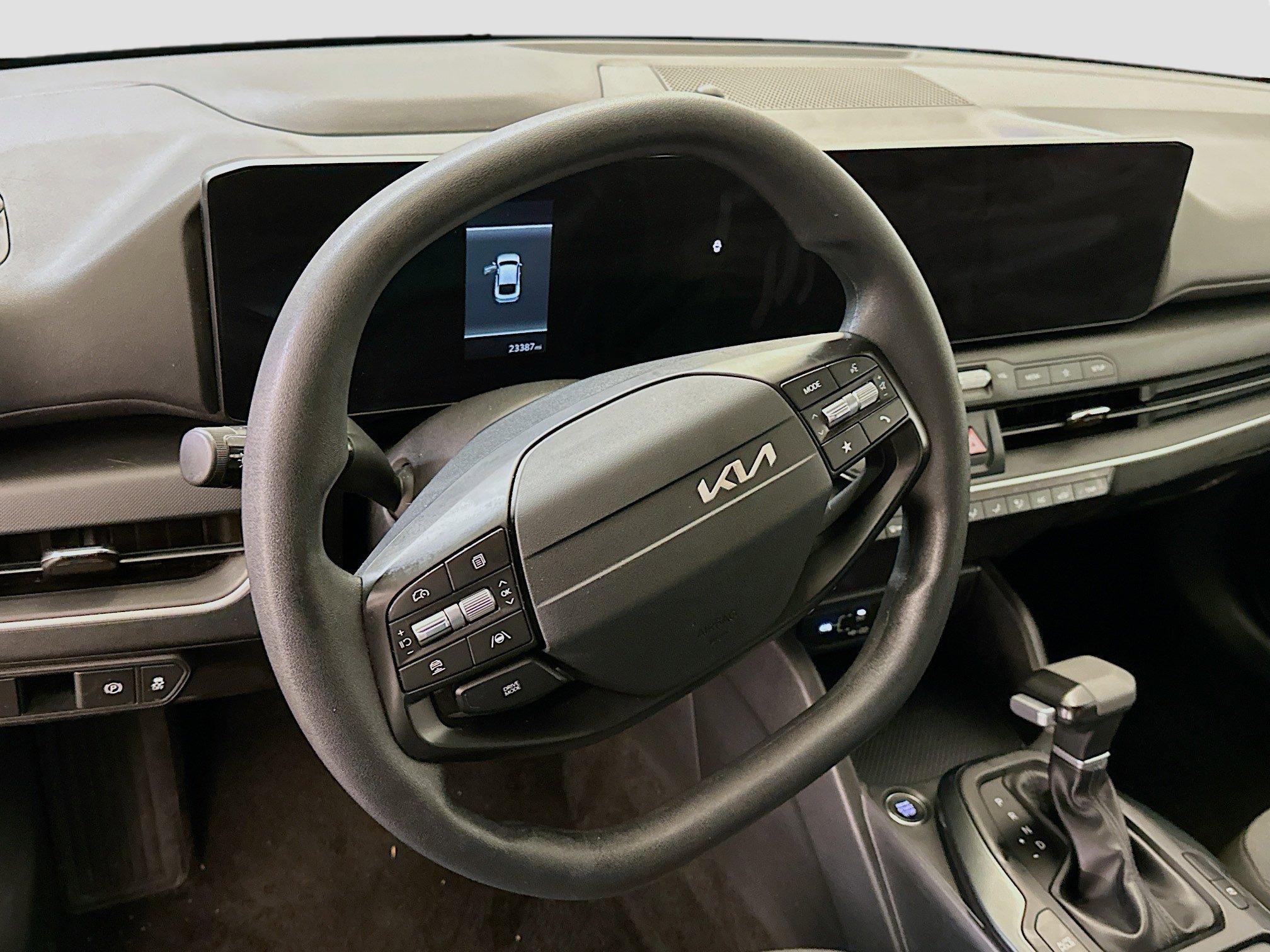 Used 2025 Kia K4 LXS image 18