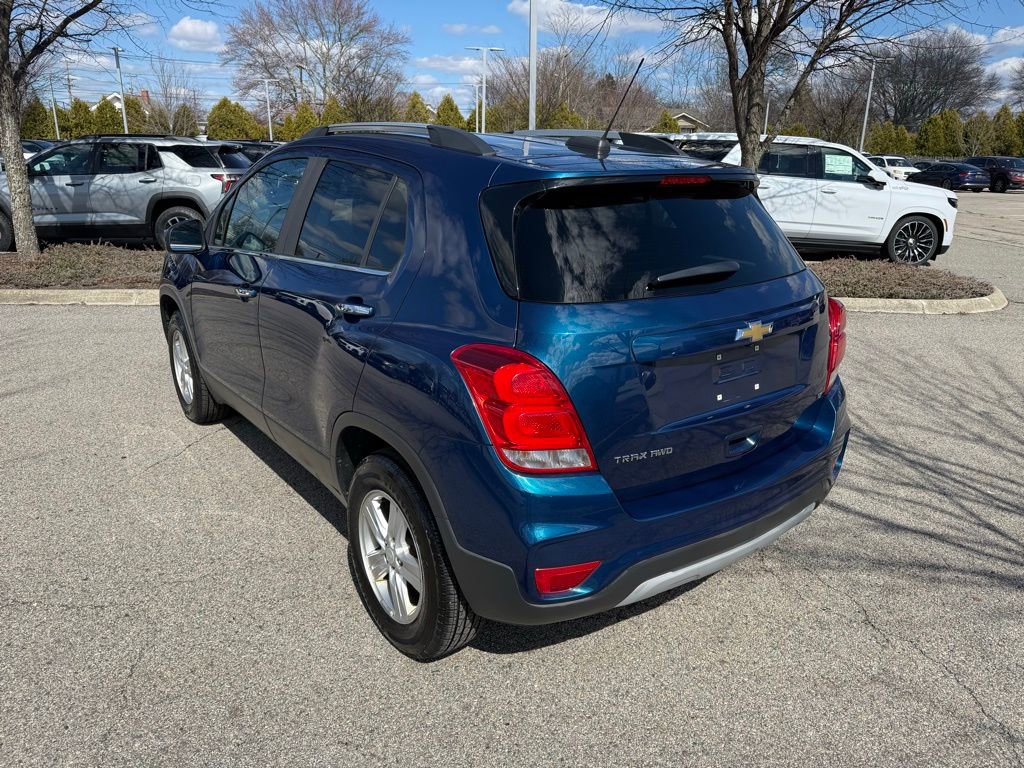 Used 2020 Chevrolet Trax LT w/ LT Convenience Package image 3