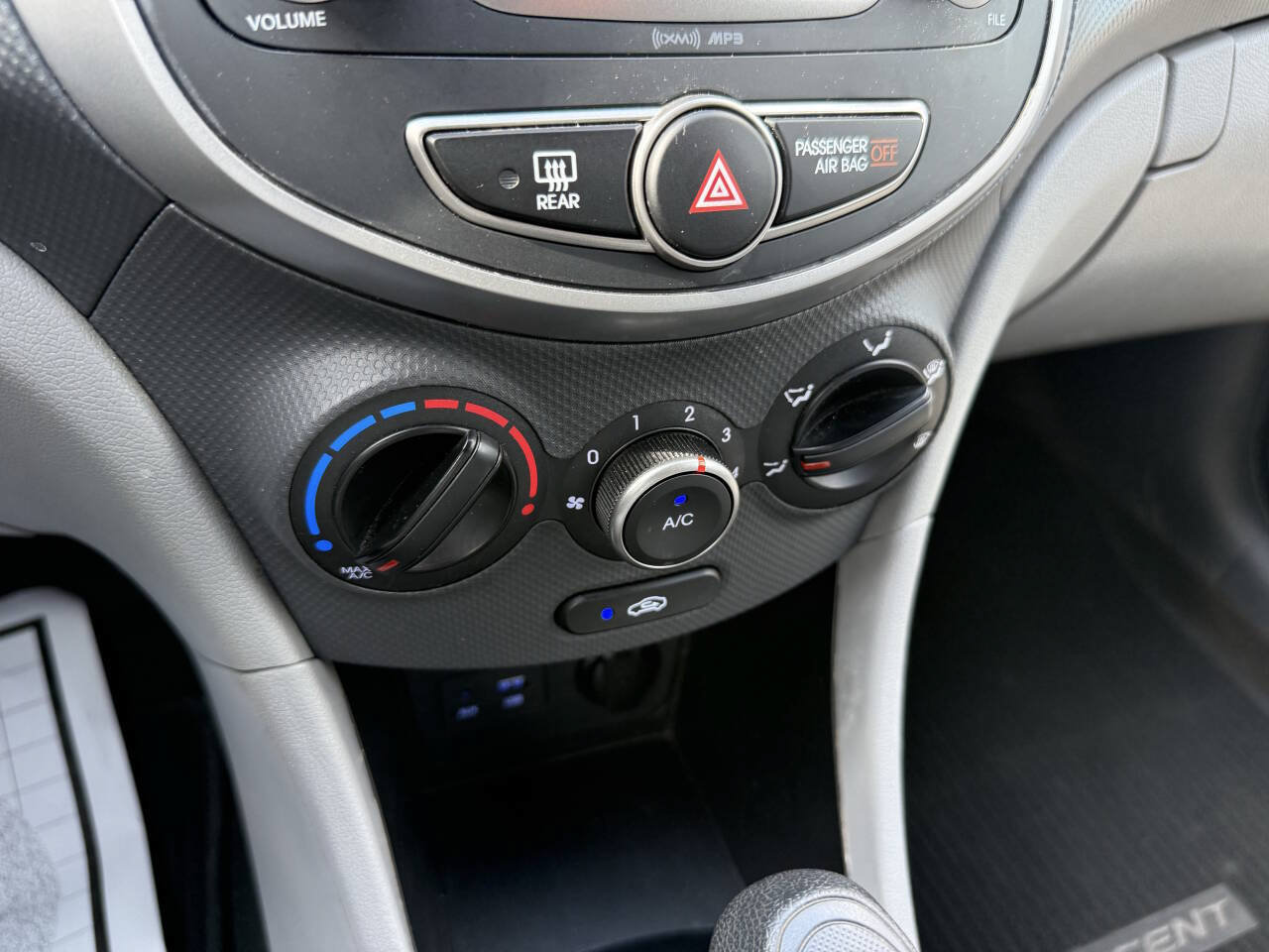 Used 2017 Hyundai Accent SE FWD image 27