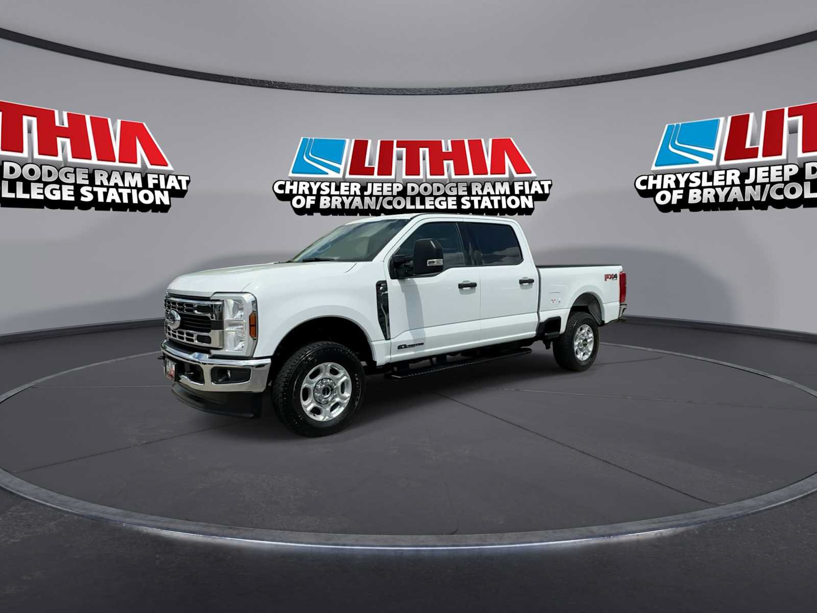 Used 2025 Ford F250 XLT w/ FX4 Off-Road Package AWD/4WD image 4