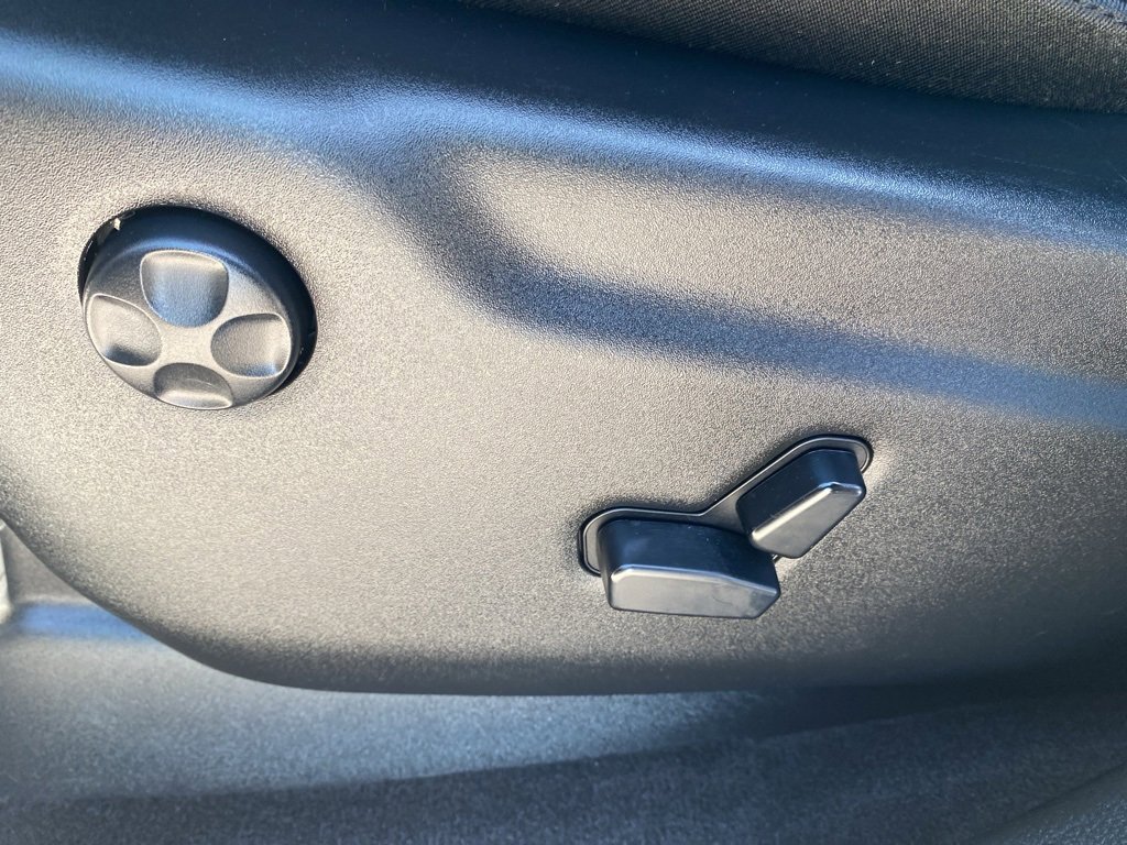 Used 2018 Jeep Grand Cherokee Altitude image 23