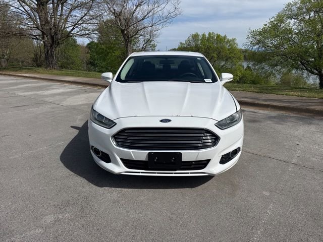 Used 2015 Ford Fusion SE FWD image 2