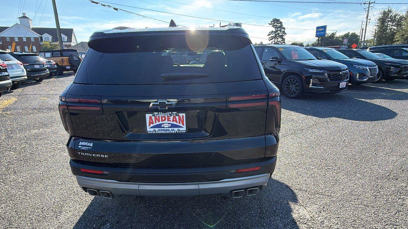 New 2027 Chevrolet Traverse LT FWD image 9