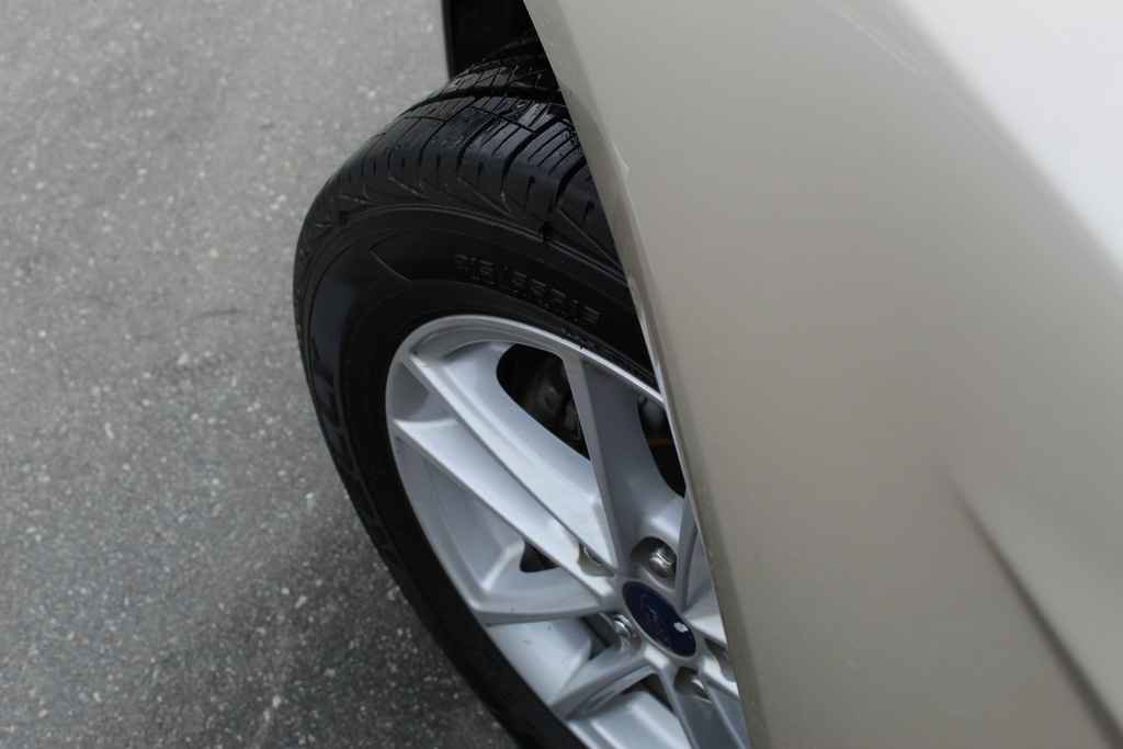 Used 2017 Ford Focus SE w/ Cold Weather Package image 30