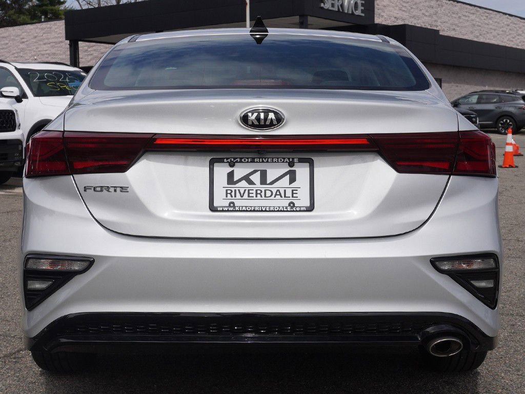 Used 2021 Kia Forte LXS image 9