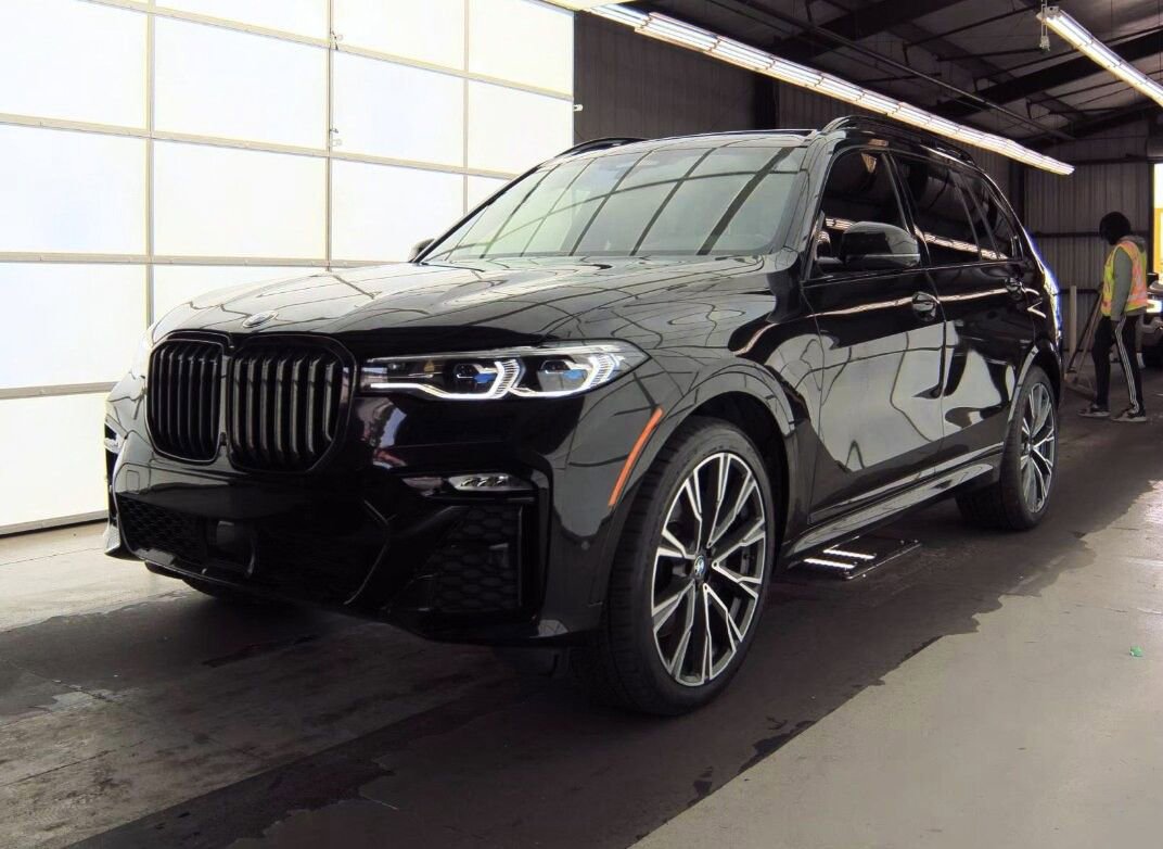 Used 2022 BMW X7 M50i w/ Dynamic Handling Package image 2