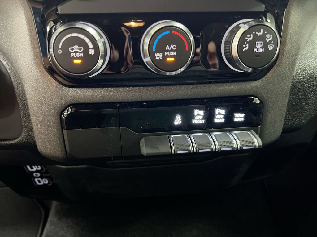 New 2026 RAM 1500 Express AWD/4WD image 16