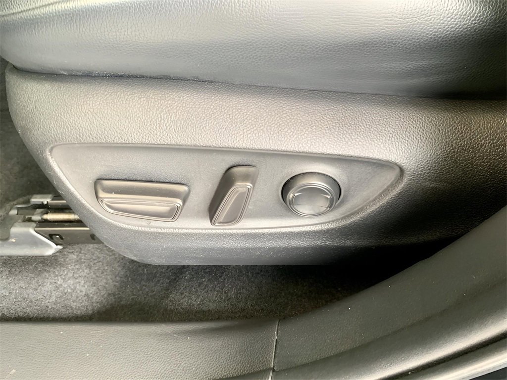 Used 2024 Toyota Highlander XLE image 46