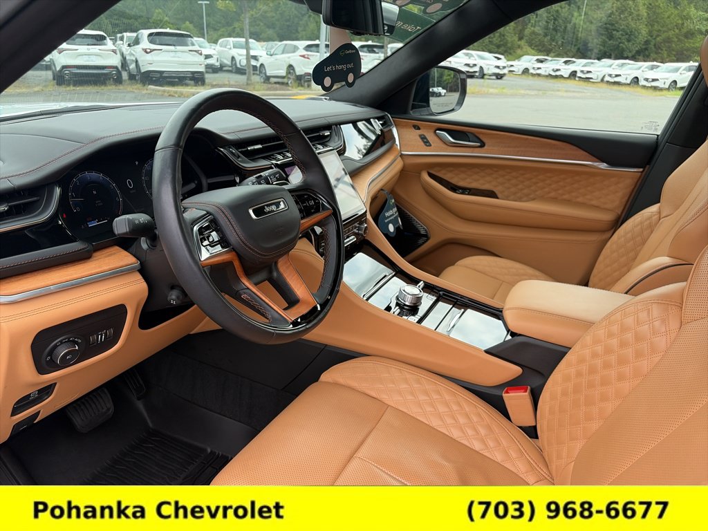 Used 2025 Jeep Grand Cherokee L Summit AWD/4WD image 21