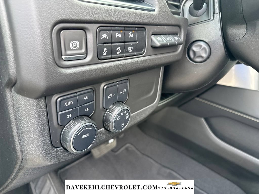 Used 2024 Chevrolet Tahoe Premier AWD/4WD image 11