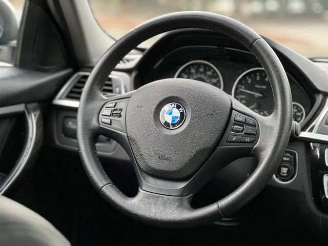 Used 2016 BMW 320i Sedan RWD image 30
