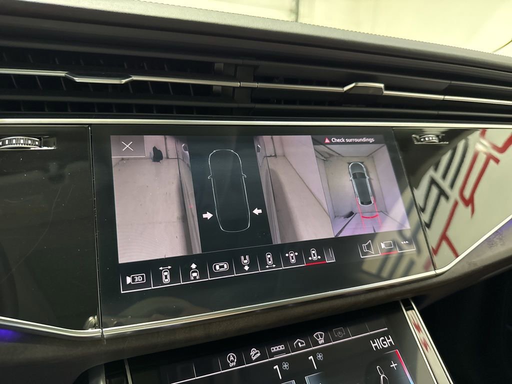 Used 2022 Audi Q8 Prestige image 32