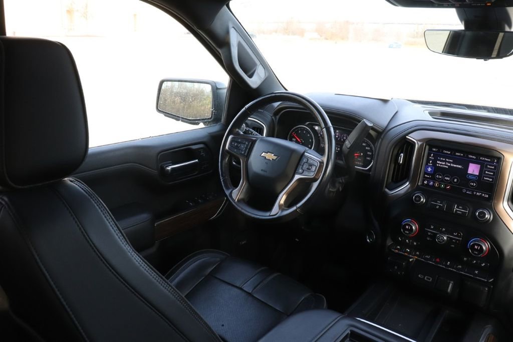 Used 2020 Chevrolet Silverado 1500 High Country w/ Technology Package image 15