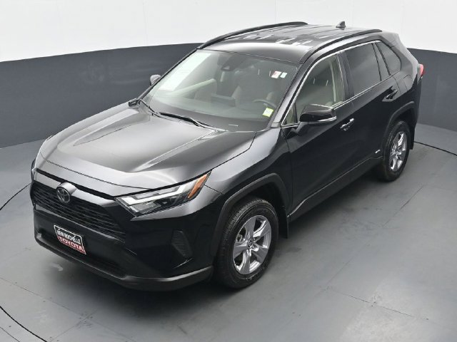 Certified 2025 Toyota RAV4 XLE AWD/4WD image 36