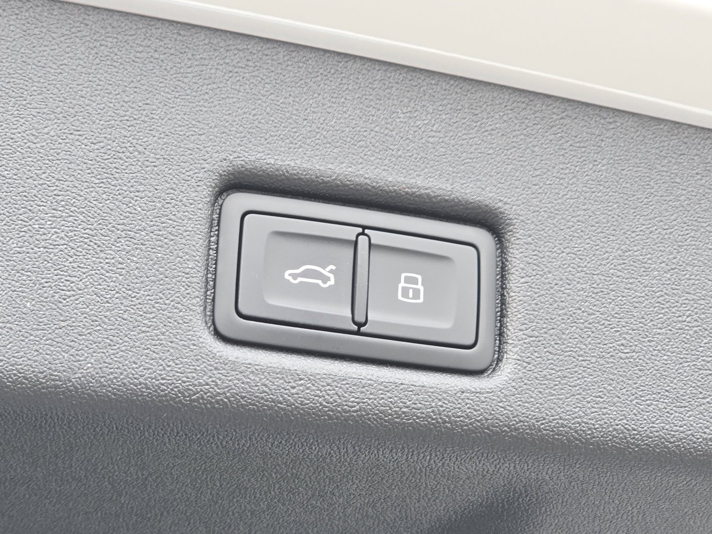 New 2026 Audi SQ5 Premium Plus image 21