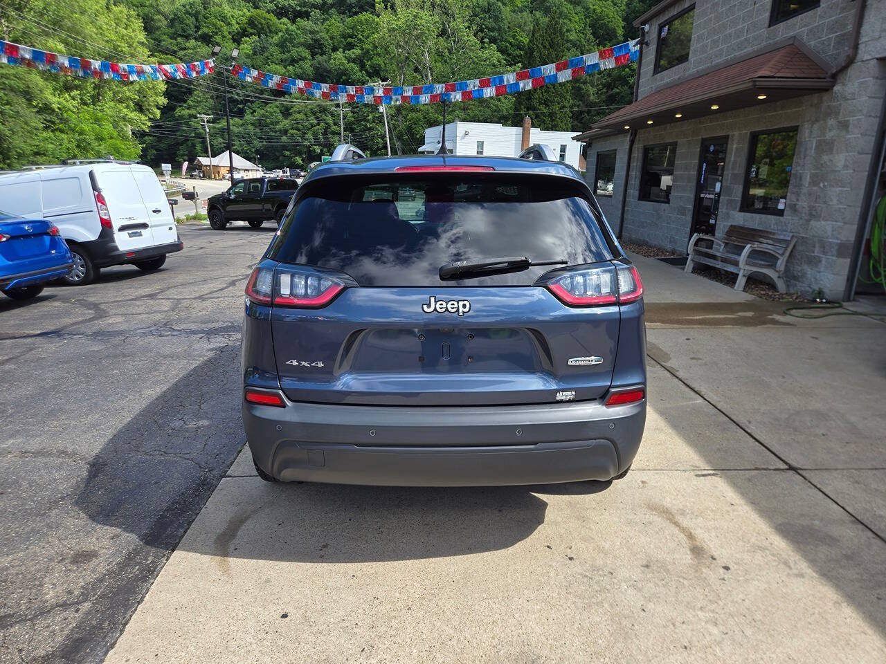 Used 2020 Jeep Cherokee Latitude Plus w/ Cold Weather Group AWD/4WD image 6