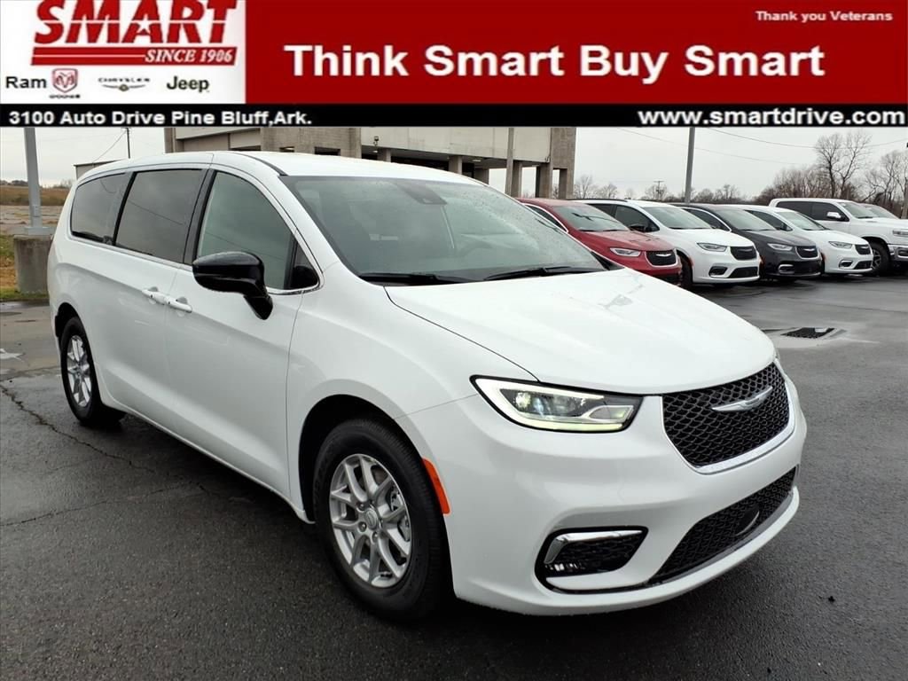 New 2026 Chrysler Pacifica Select